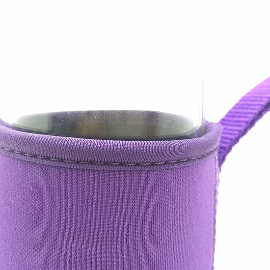 Manchon de refroidisseur de bouteille d'eau en verre de canette isolée en néoprène personnalisé en gros